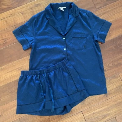 Victorias Secret 釉面缎面睡衣短裤套装 尺寸 S 海军蓝 VS 压花 — 第 1/4 张图片