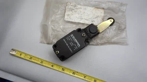 Interruptor sensor de límite Schmersal Z4V7H 335-11z-2079-1 nuevo de stock envío gratuito EE. UU. - Imagen 1 de 5
