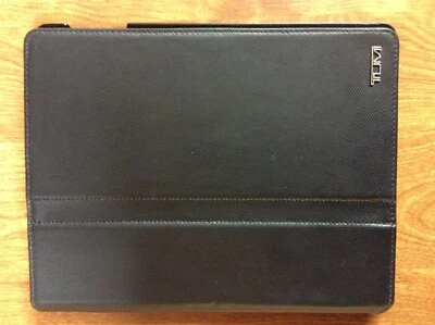 Funda Tablet TUMI Negra 7-5/8" x 9-5/8" Exterior, 7-1/4" x 9-1/2" Interior Foto 1 de 4