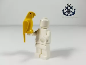 LEGO Vintage Pirate Yellow Bird Parrot w/ Small Beak 2546 For Caribbean Clipper - Picture 1 of 1