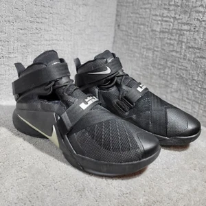Tenis de baloncesto Nike Lebron Soldier IX para hombre talla 14 US Blackout 749417-001 - Imagen 1 de 12