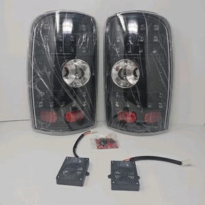 Par de luces traseras LED negras de humo para Chevy Suburban Tahoe/GMC Yukon 00-06 - Imagen 1 de 7
