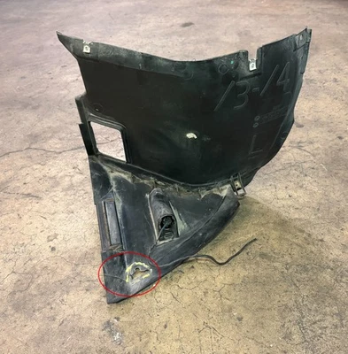 BMW E46 330i 325i 2002-05 protector contra salpicaduras inferior delantero conductor 8193811 Foto 1 de 3