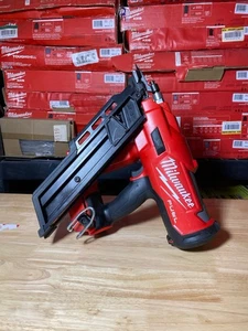 Milwaukee Tool 2745-20 M18 Fuel 30-Degree Framing Nailer (Tool Only) Light Use - Picture 1 of 2