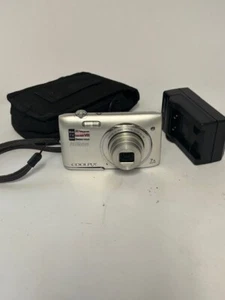 Nikon COOLPIX S3500 Silver 20.0MP Digital Camera - Fully Tested - Picture 1 of 6