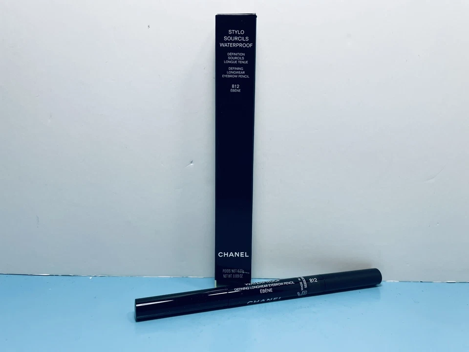 CHANEL - LÁPIZ DE CEJAS DEFINITORIO LONGWEAR - 812 Ebene - 0,009 OZ - NUEVO Y EN CAJA Foto 1 de 1