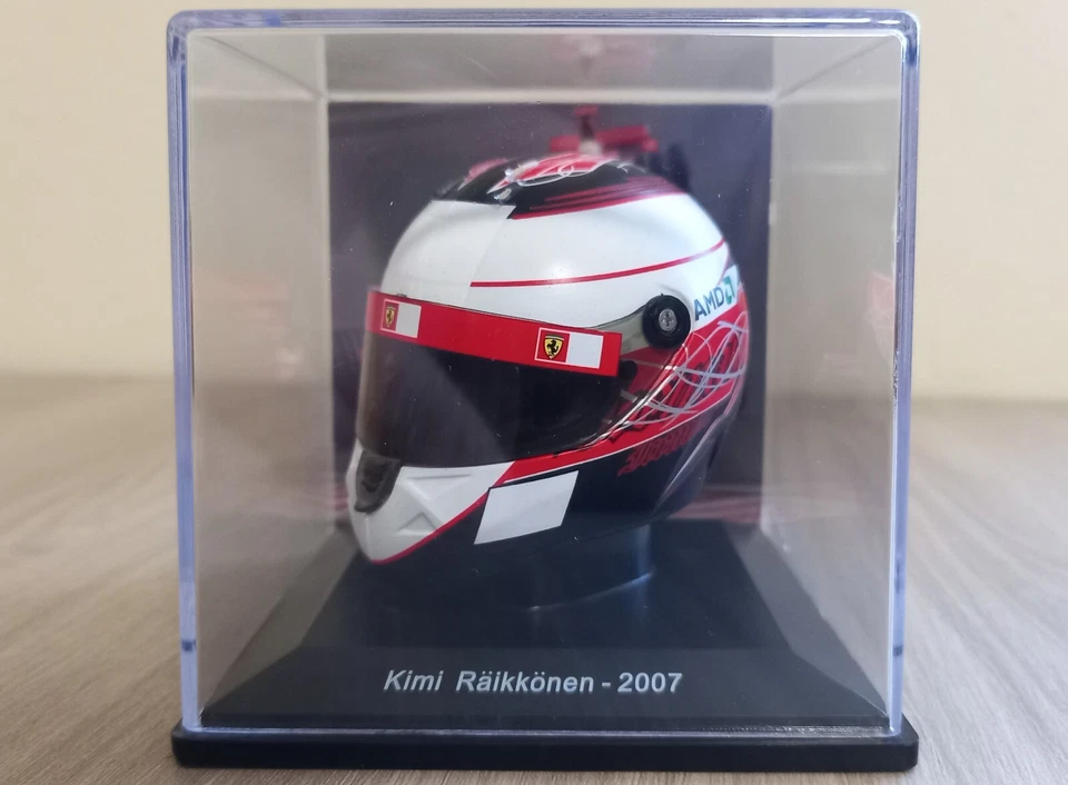 1/5 Casco Kimi Raikkonen 2007 - Immagine 1 di 1