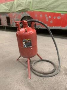Neumático 20 lb. Tanque de aire portátil para medios de chorro abrasivo SANDBLASTER - Imagen 1 de 2