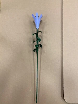 All Recycled Metal Welded Light Purple Lilly Garden Stake Yard Art Rock Garden - Image 1 of 2