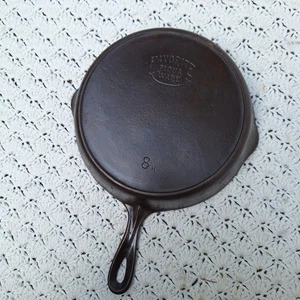 Favorite Piqua Ware #8 Cast Iron Skillet Pan Smiley Logo Heat Fire Ring - Picture 1 of 8