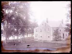 ANTIQUE GLASS NEGATIVE, FC PHILPOT, LIMERICK ME. OLD HOUSE WITH SWING SET, KIDS - Picture 1 of 4