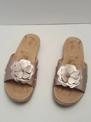 Sandalia LL Bean Enebro Champagne Cuero Beige Slide Flor Talla 8 Foto 1 de 4