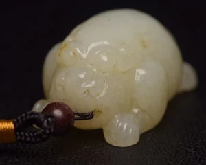 statue Certified Natural Hetian Jade Hand-carved Exquisite Spittor Pendant 74 - Picture 1 of 9