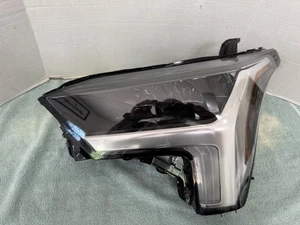 2022 2023 2024 TOYOTA TUNDRA SEQUOIA LH DRIVER HEADLIGHT OEM - Imagen 1 de 11