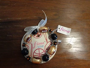 Pulsera elástica deportiva con cuentas de vidrio pintadas a mano Fiona ~ fútbol ~ nuevo con etiquetas - Imagen 1 de 4