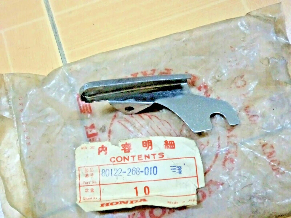 Honda CB72 CB77 CP77 RH Stay Splash Guard Rear Fender NOS Genuine 80122-268-010 - Image 1 of 1