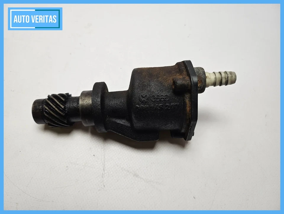 Original Audi 80 90 B3 1991 Diesel 59kW vacuum pump Vacuum pump 068145207 - Image 1 of 4