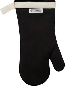 Le Creuset 4-Layered Textile Oven Mitt, Stain Resistant, Black, 95002300000000 - Picture 1 of 9