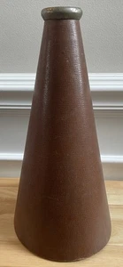 Seltenes antikes 20er Jahre MEGAPHON braun genietet College Sport schwerer Lagerkarton - Bild 1 von 4