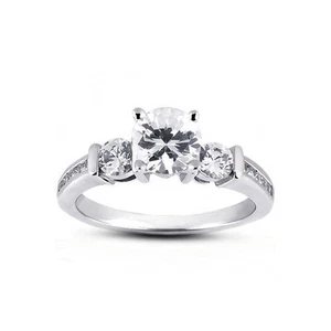 0.94ct D/SI1 Round Natural Certified Diamonds Platinum Classic Three-Stone Ring - Picture 1 of 4