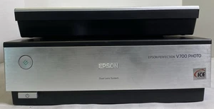 Epson Perfection V700 Photo Flatbed Scanner J221A - Picture 1 of 19