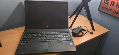 Fujitsu Lifebook A557 Core i5 7200U 8GB DDR4 256GB SSD Windows 11 Pro - Bild 1 von 4