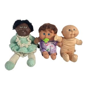 2+ Pfund Lot 3 Cabbage Patch Kinder Baby Puppen Kaukasisch Afroamerikanisch Gebraucht - Bild 1 von 6