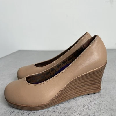 Tacones de cuña Crocs para mujer punta cerrada talla 6 beige tostado preppy Foto 1 de 4