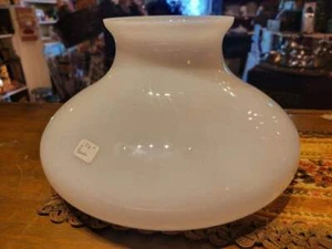Antiguo VIDRIO DE LECHE SOMBRA MELÓN APLASTADO 9.25" ANCHO - BASE 6.75" - TAPA 4" - Imagen 1 de 4