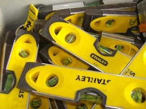 STANLEY 9" TORPEDO LEVEL STHT43511-8 SHOCK RESISTANT - Picture 1 of 6