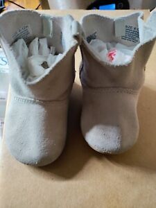 Baby GAP 6-12M Boots NWOT Genuine Suede Neutral Baby