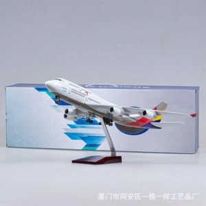 1/150 Boeing 747-400  Asiana Airlines Airplane Simulation Model with lights Toys - Picture 1 of 6