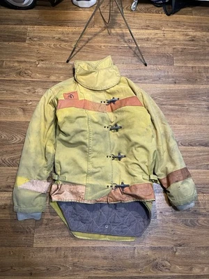 Chaqueta De Colección Morning Pride Bombero Bunker Participación Golpeada y Manchada 22x32 Foto 1 de 4