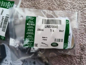1x ORIGINALE LR070840 J38AA GX631A159AA SENSORE TPMS JAGUAR LAND ROVER - Foto 1 di 4