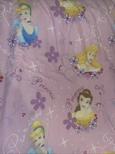 Lenzuolo piatto completo/matrimoniale Disney Princess Cenerentola Belle Aurora DIFETTOSO 95”x 77” - Foto 1 di 8