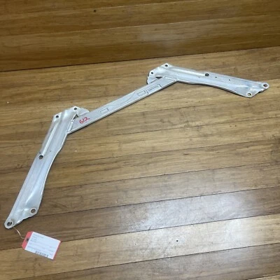 2016-2019 宝马 750i G11 G12 G30 G31 前支柱支撑杆支架原始设备制造商 — 第 1/4 张图片