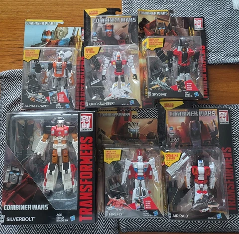 Transformers Combiner Wars Aerialbots Cover