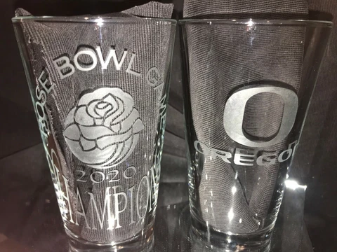 2020 ROSE BOWL CHAMPIONS OREGON DUCKS ETCHED PINT GLASSES (2) PASADENA CA Cover