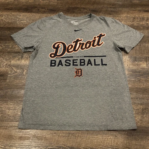 Nike Detroit Tigers Shirt Medium Gray Athletic Baseball Comfort Men *Defect Cover