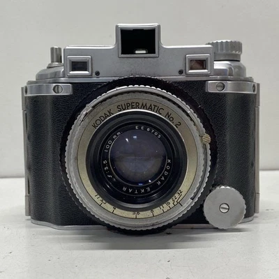 Cámara Kodak Medalist vintage de formato medio con estuche Foto 1 de 4