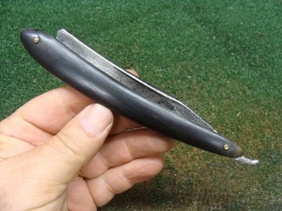 Maquinilla de afeitar recta Wade & Butcher de colección con espinal grueso pesado y escamas de cuerno anchas Foto 1 de 4