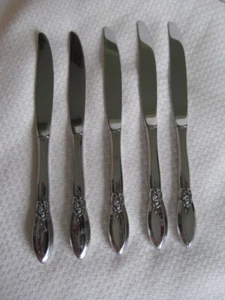 ONEIDA COMMUNITY (5) SPRING ROSE Stainless DINNER KNIFE 9" Betty Crocker, Glossy - Picture 1 of 4