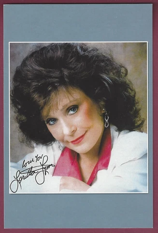 Loretta Lynn, Country Star, Signed 4" x 6" B & W Photo, Preprinted Signature Cover