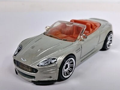 Aston Martin DBS Volante Matchbox MBX Blue Highways II Champagne 1:64 Suelto Foto 1 de 4