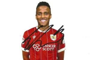 BRISTOL CITY: NICLAS ELIASSON SIGNED 6x4 2017/2018 PORTRAIT PHOTO+COA - Picture 1 of 1