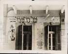 1940 Press Photo Planes, camels and flower decorate home in Port Said, Egypt