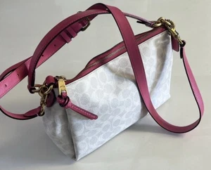 Coach Shay Crossbody In Signature Canvas Ivory / Confetti Pink - Picture 1 of 8