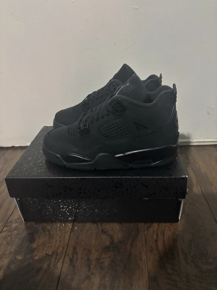 Talla 4Y / 5.5W - Nike Air Jordan 4 Retro GS Niños Negro Gato 2025 IB4171-010 Foto 1 de 4