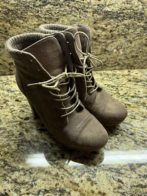 Botines Charolette Russe color tostado talla 10 para mujer’s Foto 1 de 4