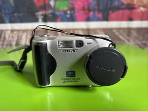 Sony Cyber-Shot 2.1 Mega Pixel Digital Camera DSC-S50 For Parts - Picture 1 of 7